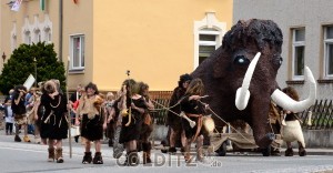 Zurück in die Eiszeit - ein Mammut streift durch Colditz