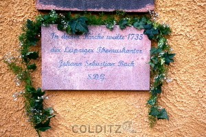 Bach-Besuch-Gedenktafel am Eingang der Collmener Kirche