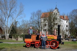 Das Unikat vor historischer Kulisse am Schloss Podelwitz