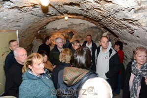 Abstieg in den Keller zum Eingang des Fluchttunnels