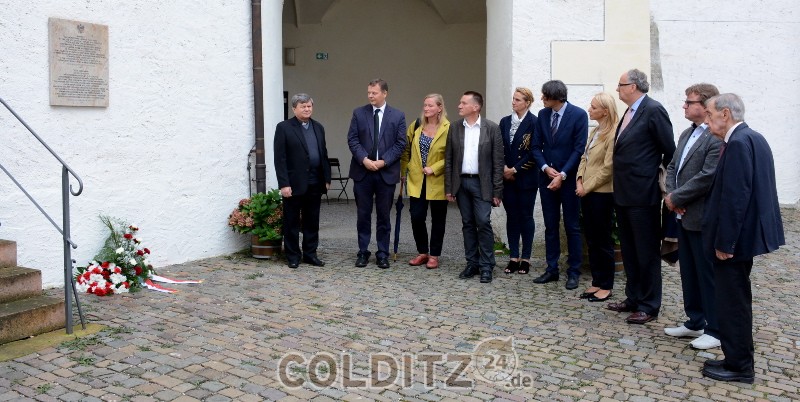 Blumenniederlegung auf Schloss Colditz