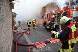 Brandbekämpfung von der Rückseite aus