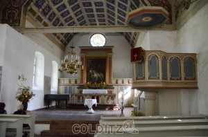 Der Blick in den Altarraum der Kirche Benz.