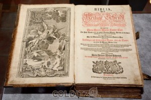 Eine  Bibel von Dr. Martin Luther im Schloss Nossen