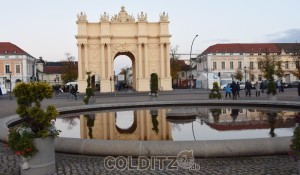 Das Brandenburger Tor mitten in Potsdam