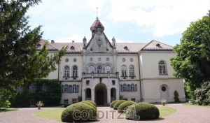 Die Vorderseite vom Schloss Waldenburg