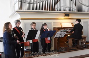 Auftakt mit dem Bach-Stück "Wohl mir, dass ich Jesum habe" an der Orgel
