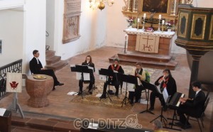 Der Flötenkreis mit Orgel im Altarraum