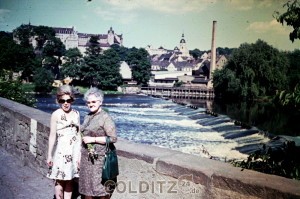 Familie Noch am Colditzer Wehr mit Mühlgraben