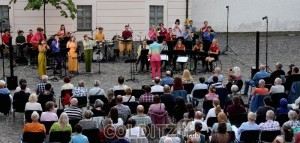 4 Sängerinnen und Bigband als Jugend-Jazzorchester beigeistern das Publikum