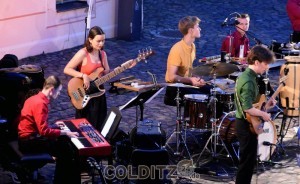 Die Bandmusiker in der Abendstimmung