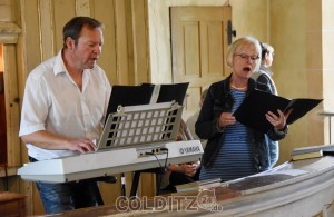 Musikalisch umrahmt von Barbara Schneider (Gesang) und Mark Zocher (Orgel / Gesang)