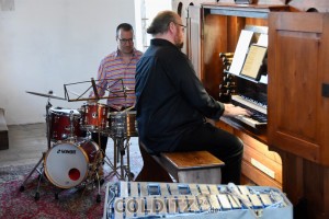 Die Hauptinstrumente des Konzertabends - Orgel und Schlagzeug