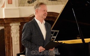 Olaf Böhme begrüßt herzlich die Gäste