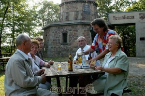 in gemütlicher Runde am Turm