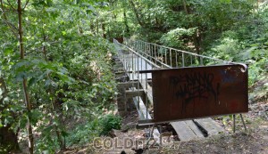 Irgendwann wird die Brücke schon wieder mal repariert werden...