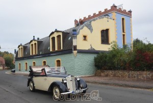 Vorbei am Hundertwasser-Haus in Marschwitz